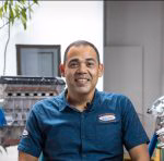 Armando Donado especialista en diagnóstico automotriz y electrónica